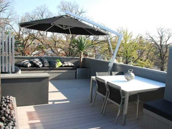 Beautifully finished composite deck built for comfort, everyday use and durability! Composite deck with built in combined seating & storage